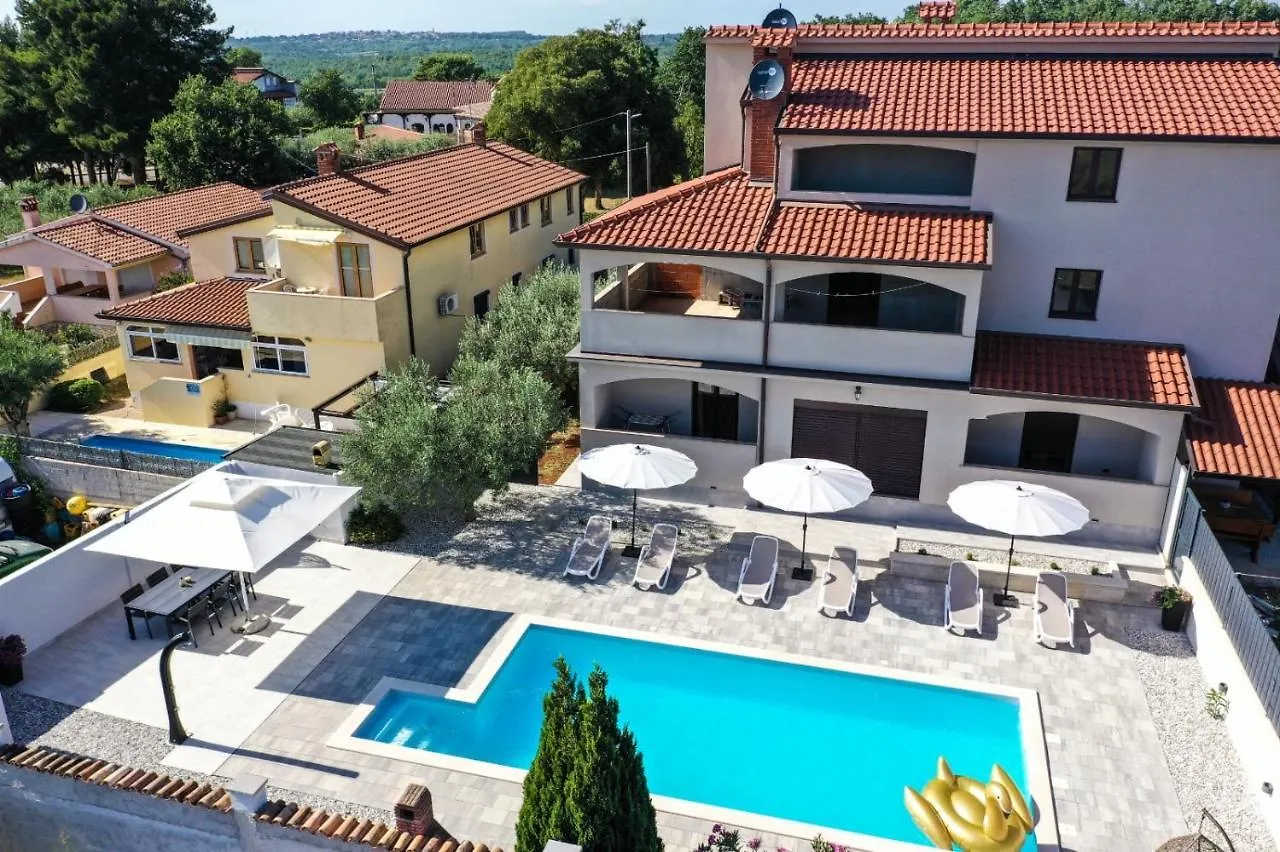 بيت ضيافة Apartment Nina With Private Pool Nova Vas
