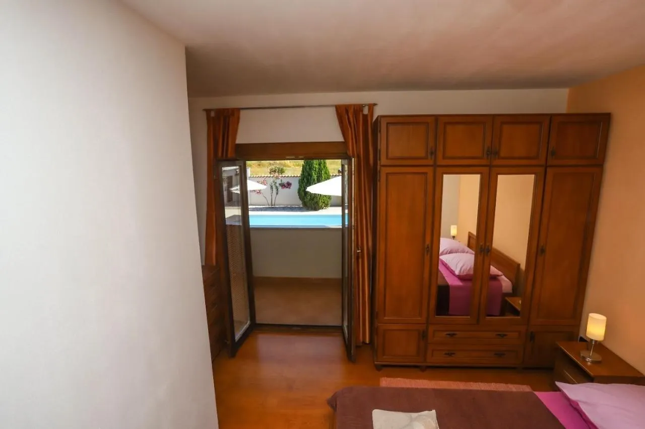 *** بيت ضيافة Apartment Nina With Private Pool Nova Vas  كرواتيا